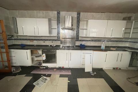 28 Calderon Road, London, E11 4EU