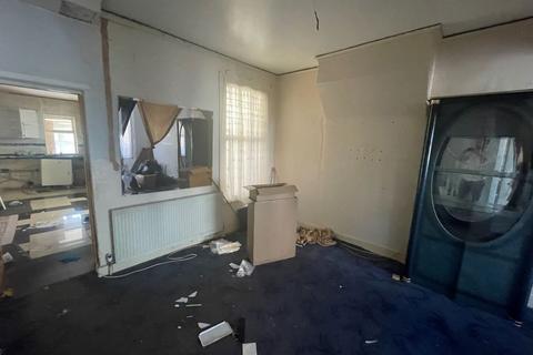28 Calderon Road, London, E11 4EU