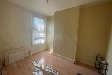28 Calderon Road, London, E11 4EU