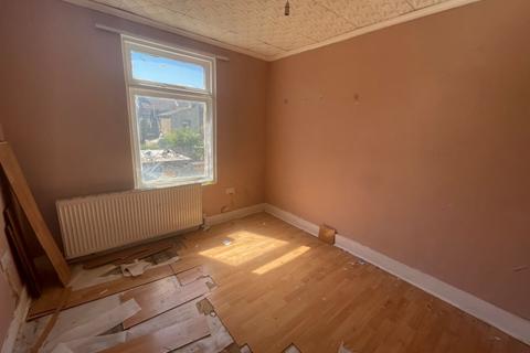 28 Calderon Road, London, E11 4EU