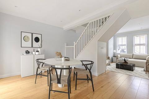 2 bedroom semi-detached house for sale - Gomer Gardens, Teddington, TW11