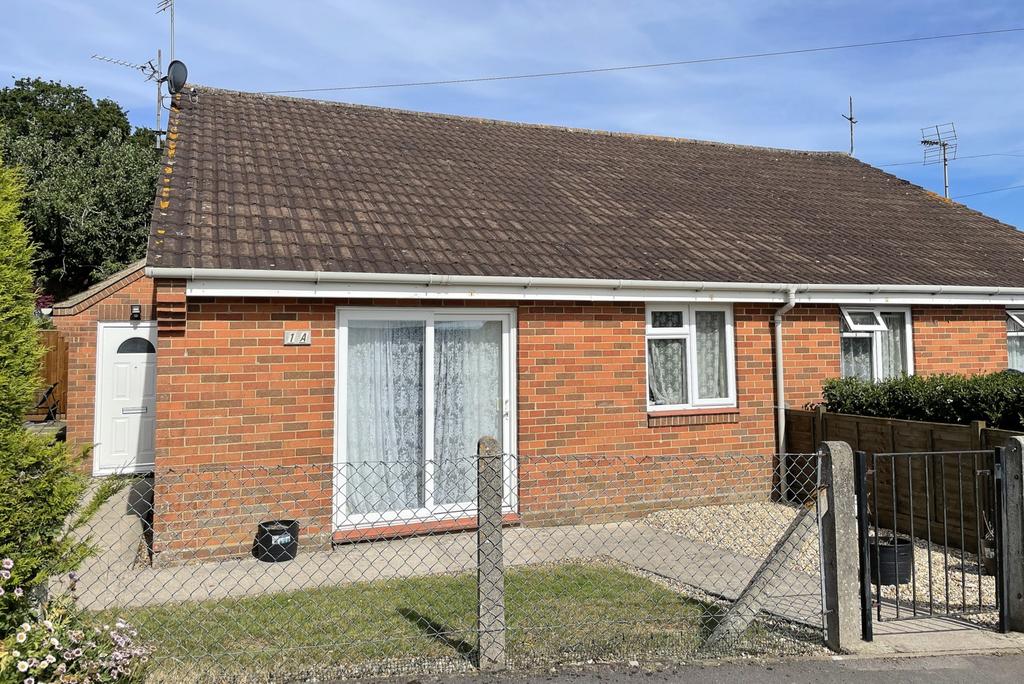Wincanton, Somerset, BA9 2 bed semidetached bungalow £220,000