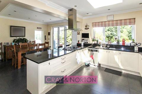 11 Upfield, Croydon, CR0 5DR