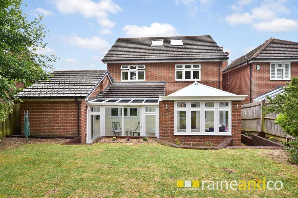 Anthorne Close, Potters Bar, Herts 5 bed detached house £1,100,000