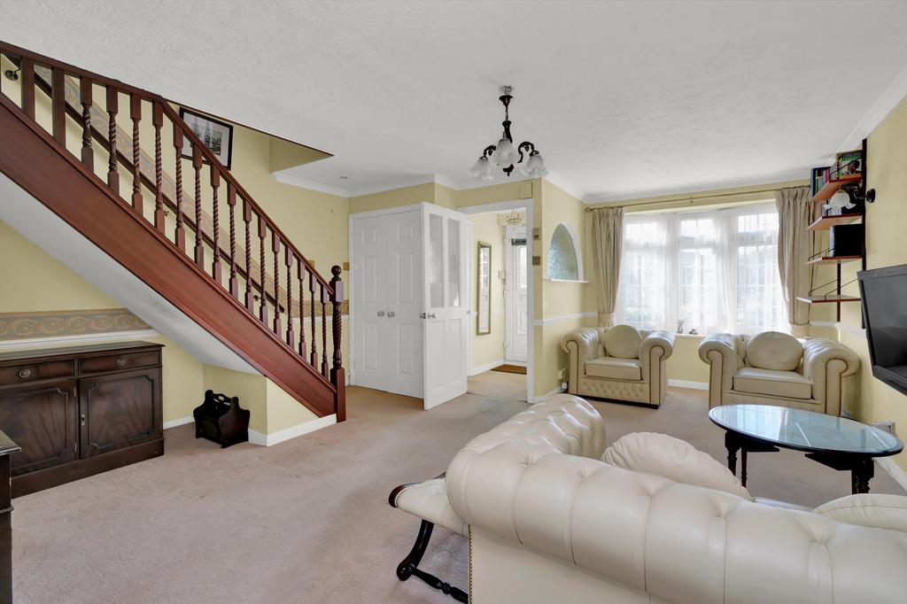 Riversdell Close, Chertsey, Surrey, KT16 3 bed terraced house £450,000
