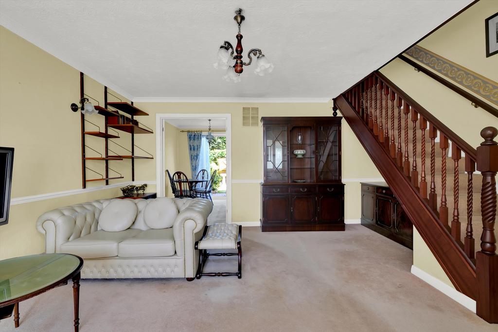 Riversdell Close, Chertsey, Surrey, KT16 3 bed terraced house £450,000