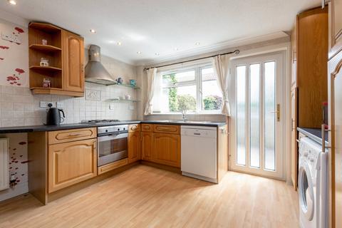 42 Bughtlin Park, Edinburgh, EH12 8UR