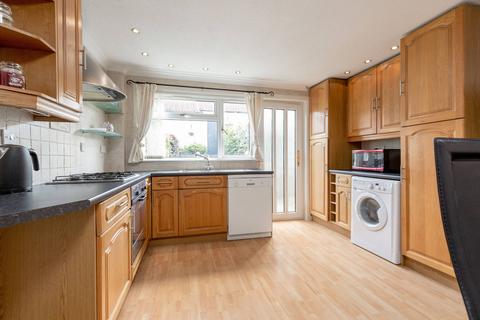 42 Bughtlin Park, Edinburgh, EH12 8UR