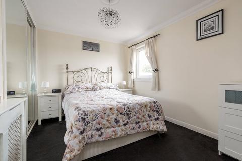 42 Bughtlin Park, Edinburgh, EH12 8UR