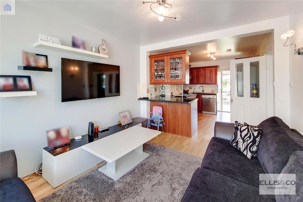 Hodder Drive, Perivale, Greenford, UB6 3 bed end of terrace house £2,100 pcm (£485 pw)