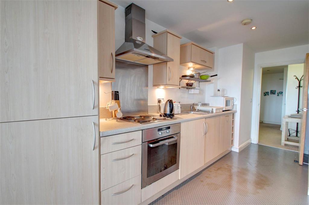 Apartment in Newcastle Upon Tyne, Grainger Town - View 3