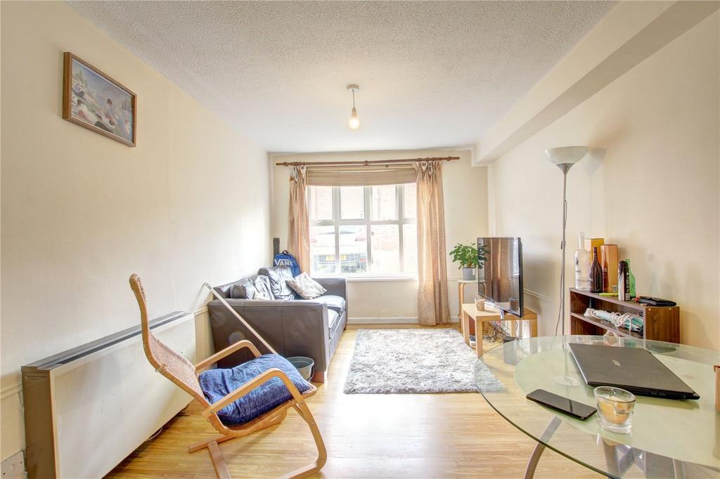 Apartment in Newcastle upon Tyne, Tyne and Wear - View 2