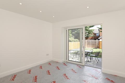 81a Boston Manor Road, Brentford, TW8 9JQ