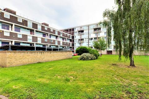 3 bedroom maisonette to rent, De Beauvoir Road, Haggerston, N1