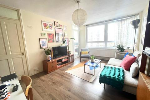 3 bedroom maisonette to rent, De Beauvoir Road, Haggerston, N1