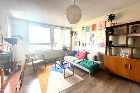 3 bedroom maisonette to rent, De Beauvoir Road, Haggerston, N1