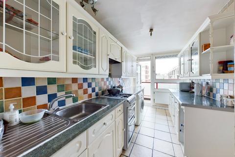 3 bedroom maisonette to rent, De Beauvoir Road, Haggerston, N1