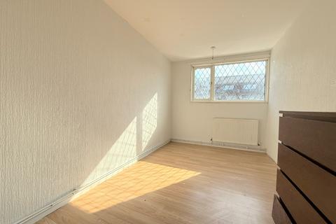 3 bedroom terraced house to rent, Grant Street, Plaistow, E13