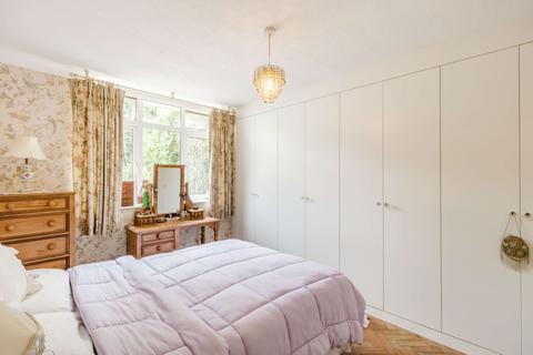 48 Beacon Way, Rickmansworth, WD3 7PE