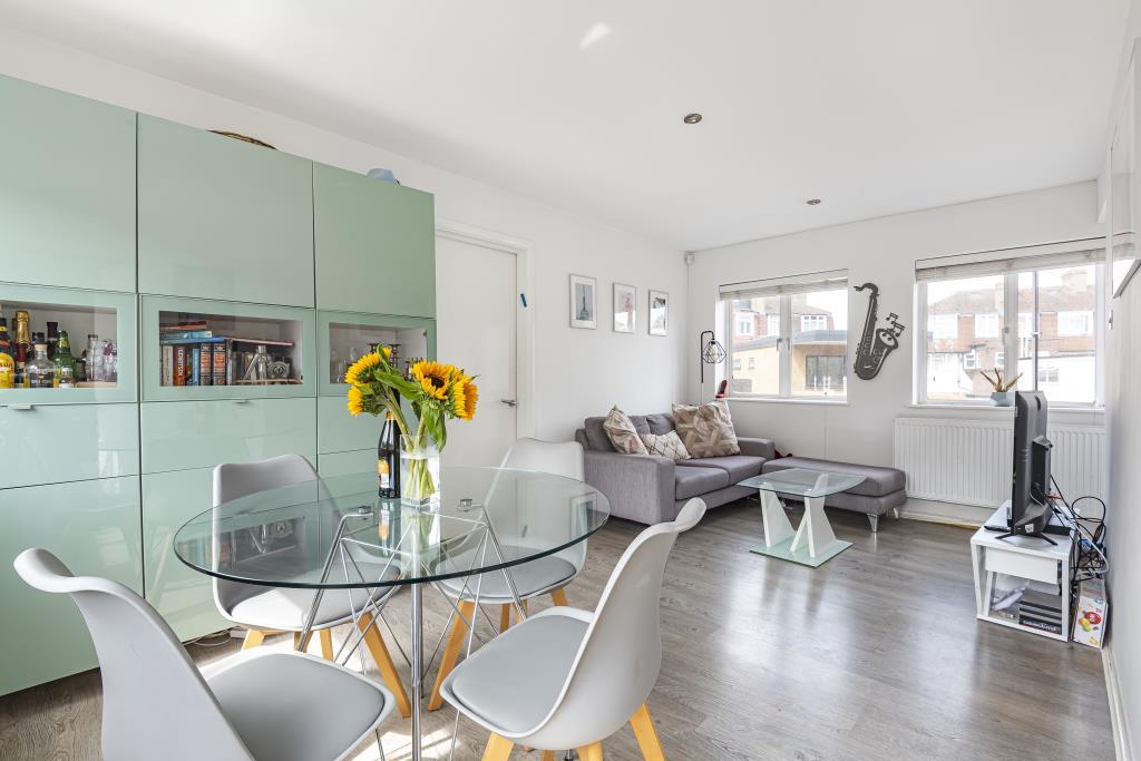 Living area/Dining area