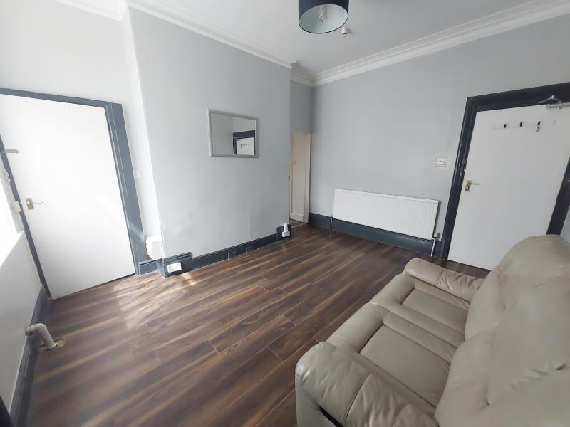 Foxhall Road, Nottingham, NG7 6LH 1 bed apartment £675 pcm (£156 pw)