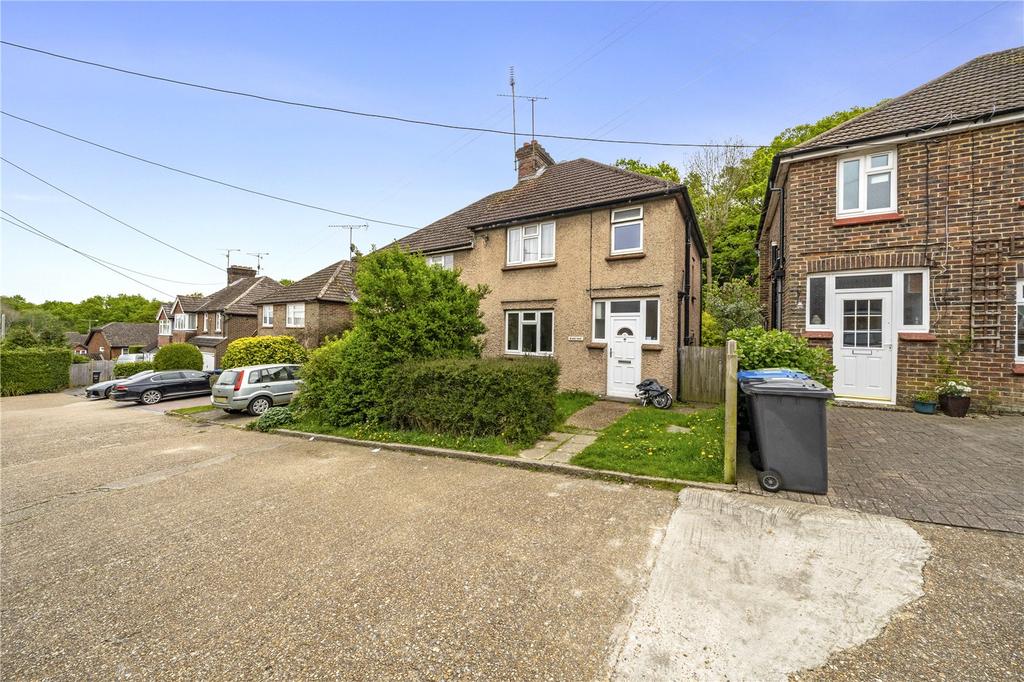 Holly Road, Haywards Heath, West Sussex, RH16 3 bed house £375,000