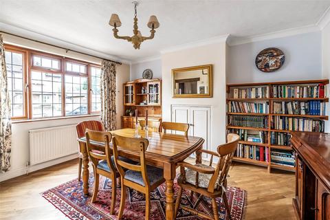 102 The Street, Fetcham, Leatherhead, KT22 9RE