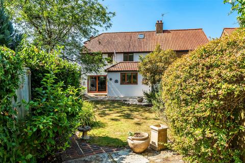 102 The Street, Fetcham, Leatherhead, KT22 9RE