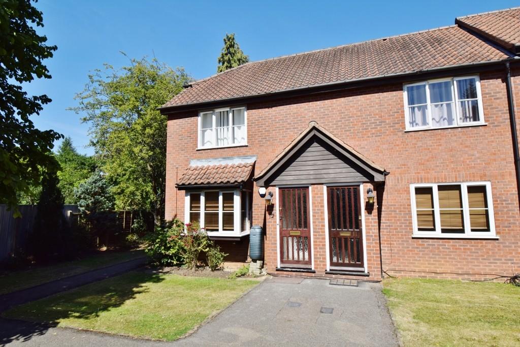 Craigmore Court, Murray Road, Northwood 2 bed apartment £1,400 pcm (£