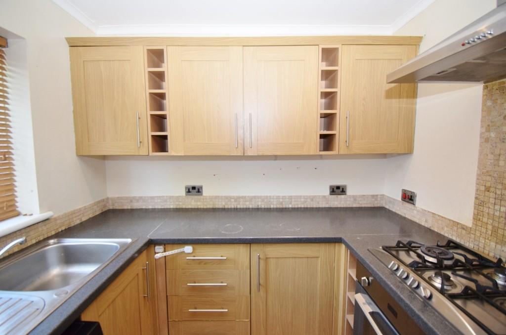 Craigmore Court, Murray Road, Northwood 2 bed apartment £1,400 pcm (£