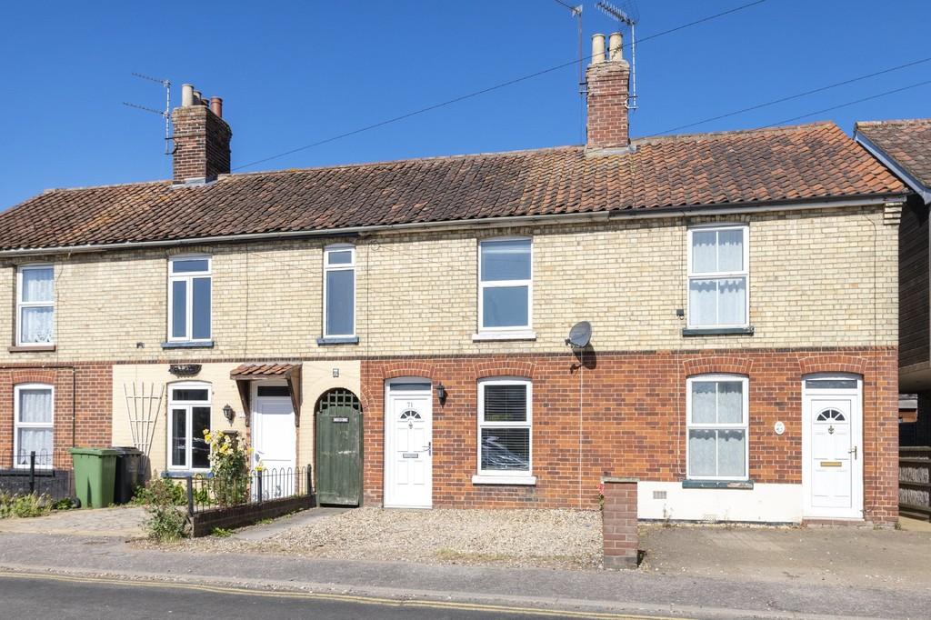 Crown Road, Dereham 3 bed terraced house £895 pcm (£207 pw)