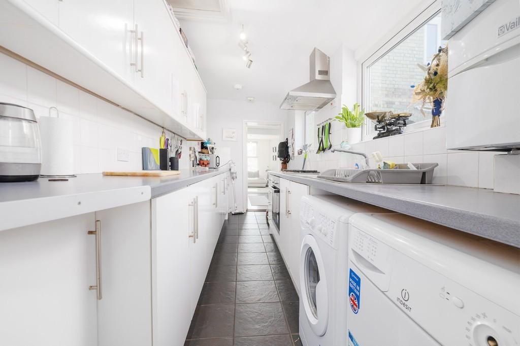 Crown Road, Dereham 3 bed terraced house £895 pcm (£207 pw)