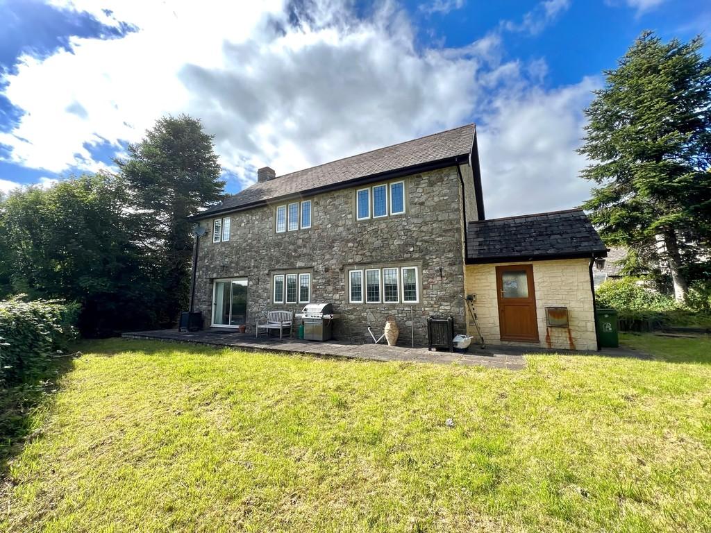 Pheasant Walk, PenYFai, Bridgend, Bridgend County Borough, CF31 4DU 4 bed detached house £