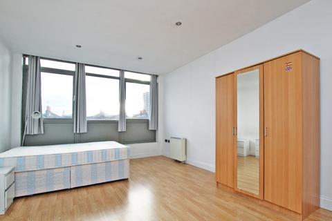 2 bedroom apartment to rent, Gallery Apartments, Commercial Road, Whitechapel, London, E1
