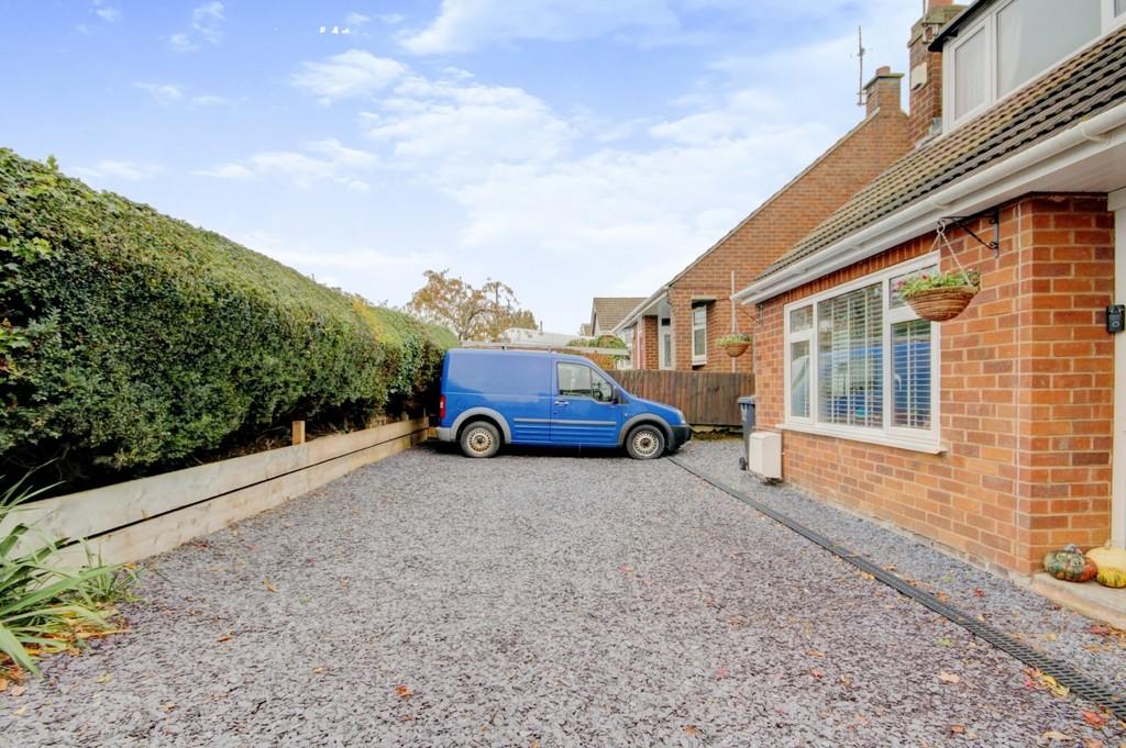 Forresters Road, Burbage, Hinckley 3 bed semidetached bungalow £320,000