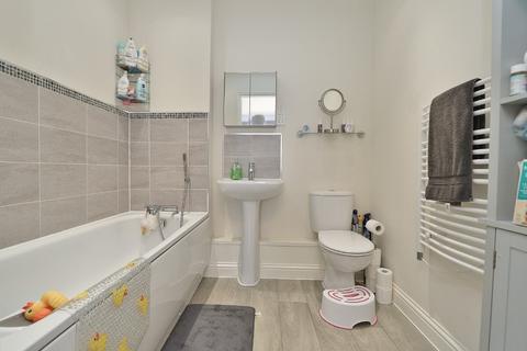 49 Bakery Close, Romford, RM6 5AN