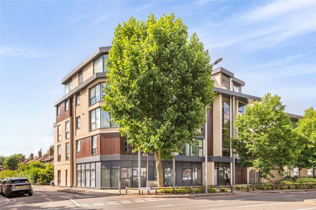 Lower Mortlake Road, Richmond, Surrey 2 bed flat for sale £575,000