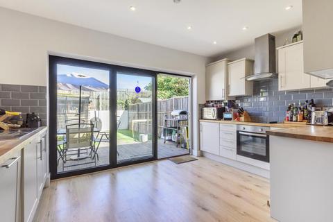 19 Tennyson Road, London, SW19 8SH