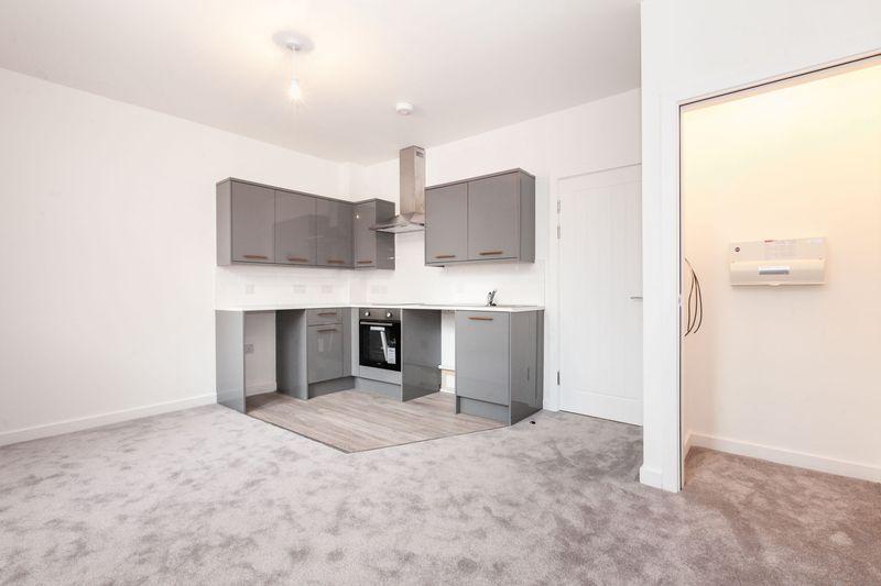 Flat 2, Dicconson Street, Wigan, WN1 2AS 1 bed apartment £465 pcm (£107 pw)