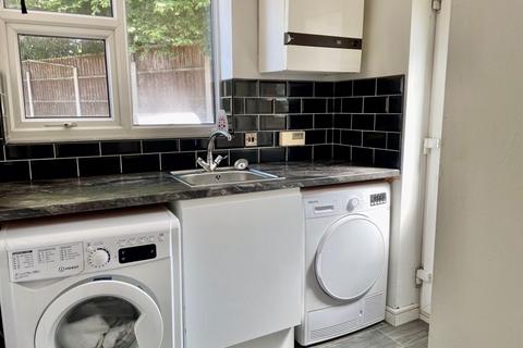 16 Hallot Close, Birmingham, B23 5YW
