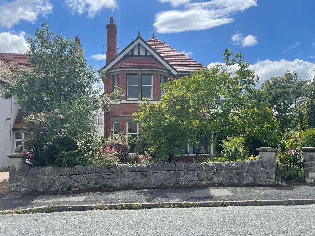 Kenelm Road, Rhos on Sea, Conwy, LL28 4EE 3 bed flat for sale £165,000