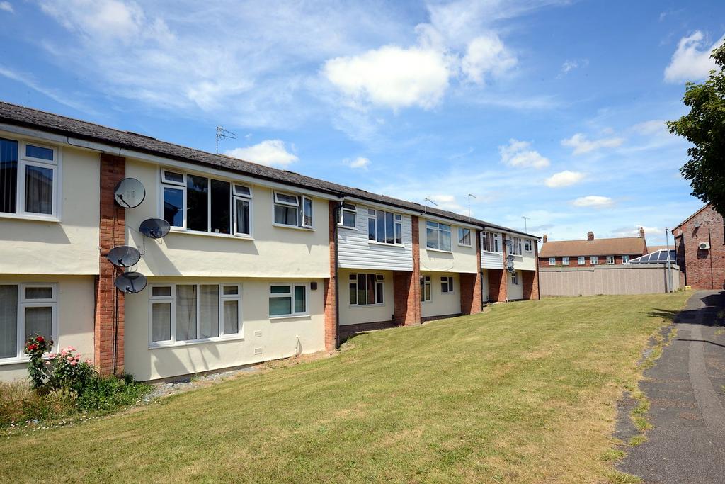 Gothic Way, Arlesey, SG15 2 bed apartment for sale £175,000
