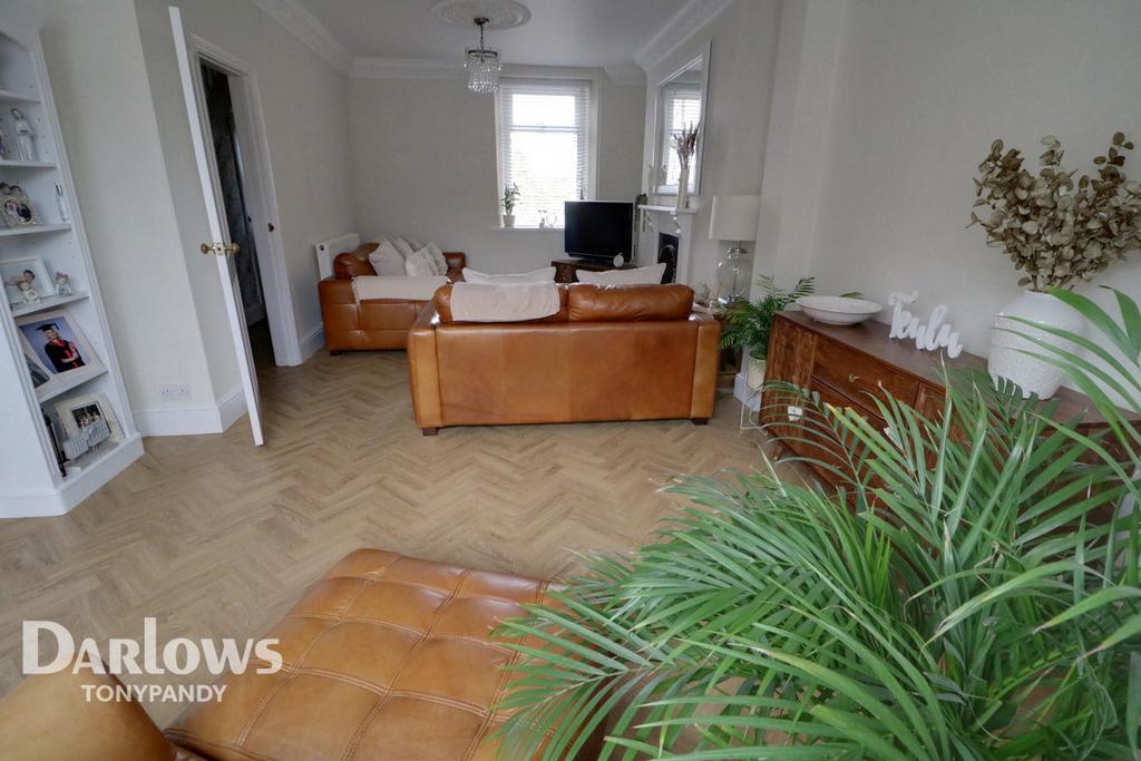 Stuart Street, Treherbert CF42 5 3 bed terraced house £230,000