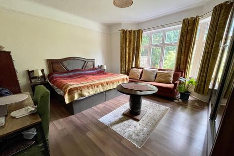 4a Dunkeld Road, Bournemouth, BH3 7EN