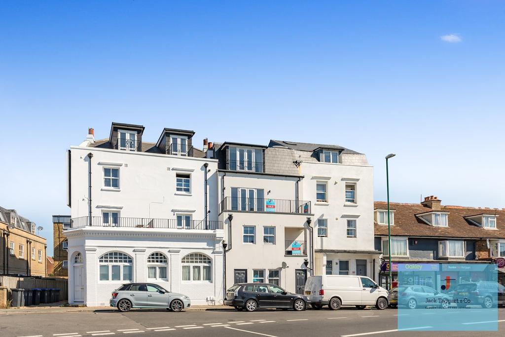 Brighton Road, ShorehambySea, BN43 Block of apartments for sale £