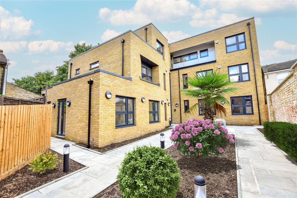 Queens Road, Watford, Hertfordshire... 2 bed apartment £375,000