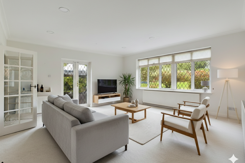 undefined, Covert Way, Barnet, London, EN4