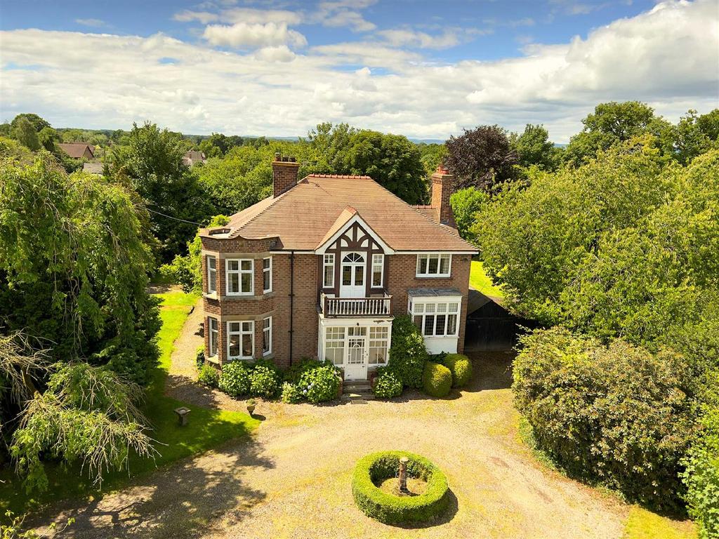 Horsemans Green, Whitchurch. 5 bed detached house £600,000