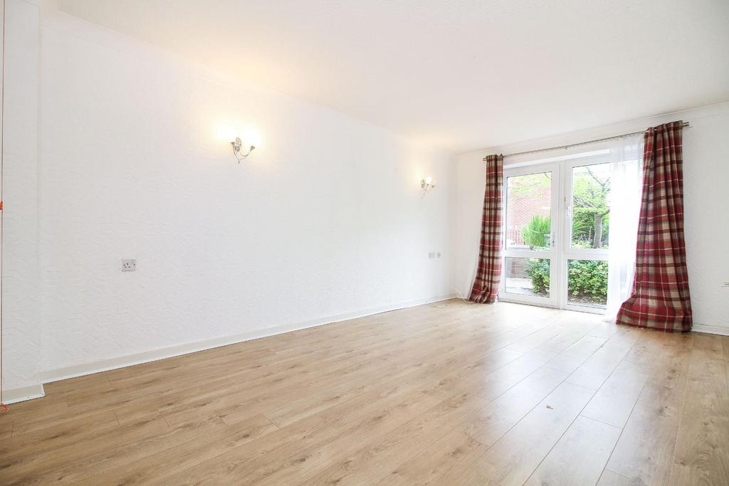 Front Street, Monkseaton, Whitley Bay 1 bed flat £53,000