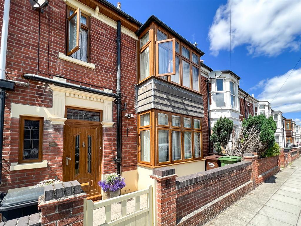 Highgrove Road, Baffins, Portsmouth 3 bed terraced house £325,000